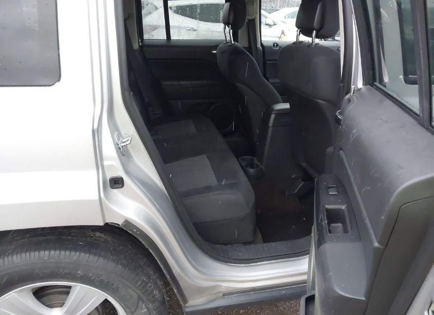 Photo 8 of 2013 Jeep Patriot LATITUDE (VIN 1C4NJPFAXDD260397)