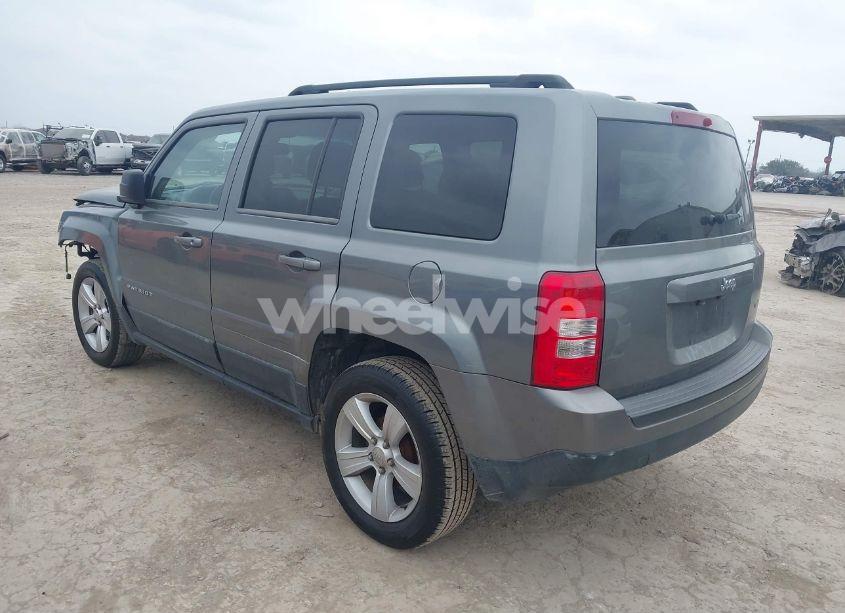 Photo 3 of 2014 Jeep Patriot LATITUDE (VIN 1C4NJPFAXED507693)