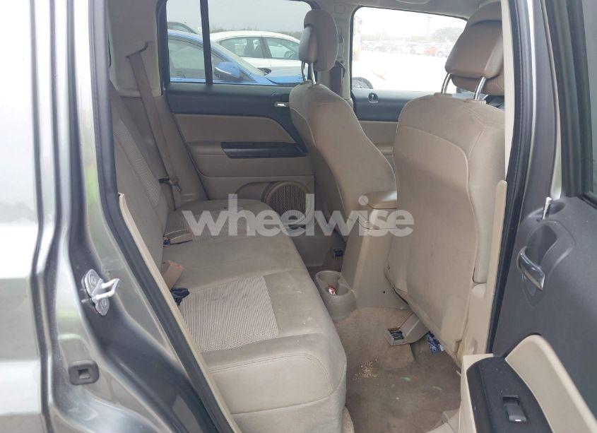 Photo 8 of 2014 Jeep Patriot LATITUDE (VIN 1C4NJPFAXED507693)