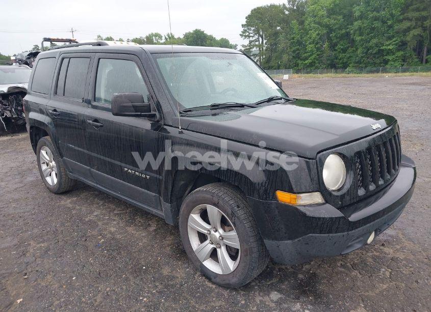2014 Jeep Patriot LATITUDE (VIN 1C4NJPFAXED577162) main photo