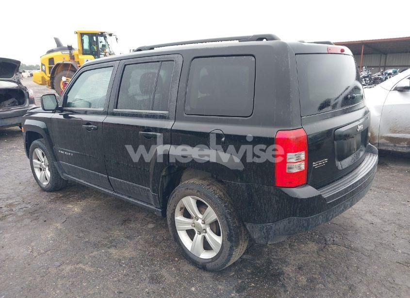 Photo 3 of 2014 Jeep Patriot LATITUDE (VIN 1C4NJPFAXED577162)