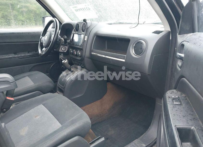 Photo 5 of 2014 Jeep Patriot LATITUDE (VIN 1C4NJPFAXED577162)