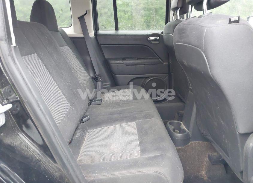 Photo 8 of 2014 Jeep Patriot LATITUDE (VIN 1C4NJPFAXED577162)