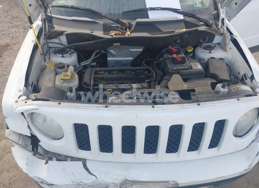Photo 10 of 2014 Jeep Patriot LATITUDE (VIN 1C4NJPFAXED659828)