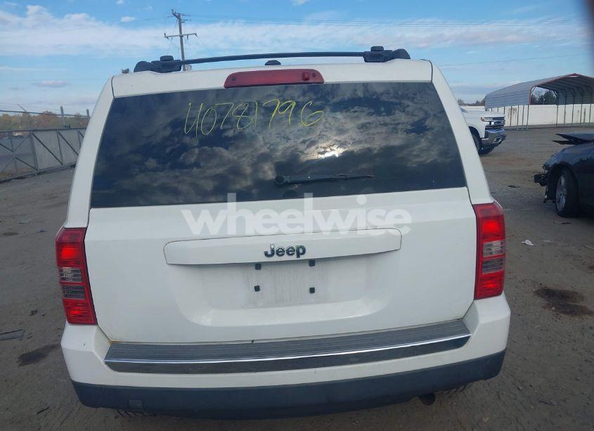 Photo 15 of 2014 Jeep Patriot LATITUDE (VIN 1C4NJPFAXED659828)