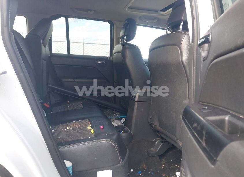 Photo 8 of 2014 Jeep Patriot LATITUDE (VIN 1C4NJPFAXED659828)