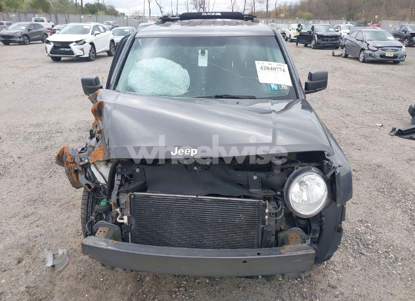 Photo 13 of 2016 Jeep Patriot LATITUDE (VIN 1C4NJPFAXGD582316)