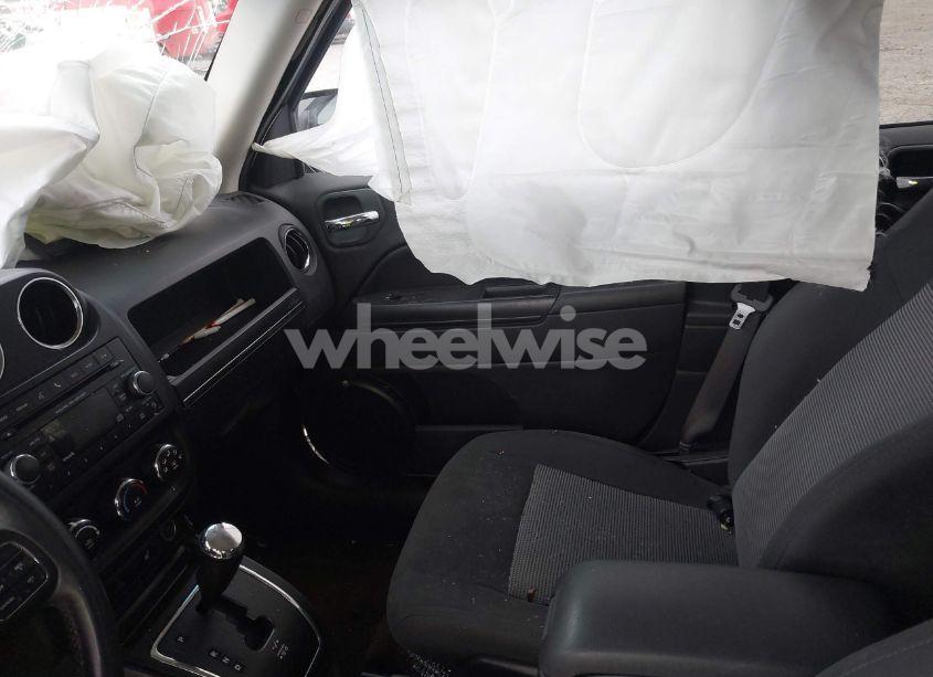 Photo 5 of 2016 Jeep Patriot LATITUDE (VIN 1C4NJPFAXGD582316)