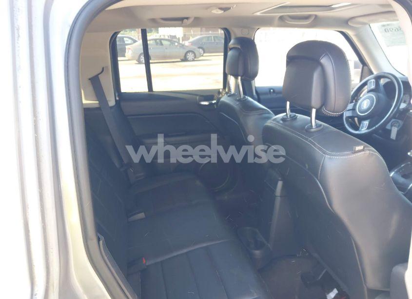 Photo 8 of 2016 Jeep Patriot HIGH ALTITUDE EDITION (VIN 1C4NJPFAXGD622457)