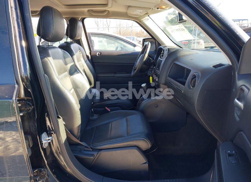 Photo 5 of 2016 Jeep Patriot HIGH ALTITUDE EDITION (VIN 1C4NJPFAXGD711168)