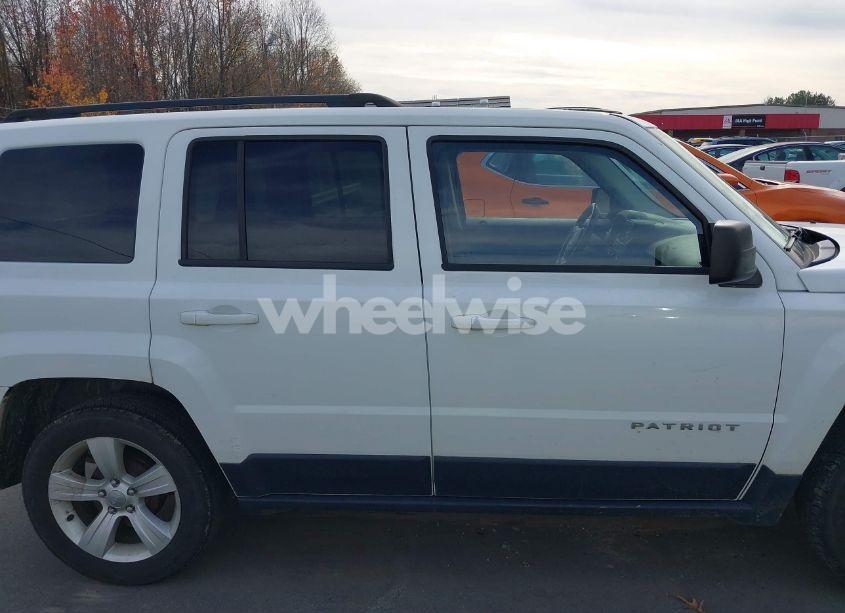 Photo 13 of 2016 Jeep Patriot LATITUDE (VIN 1C4NJPFAXGD715706)