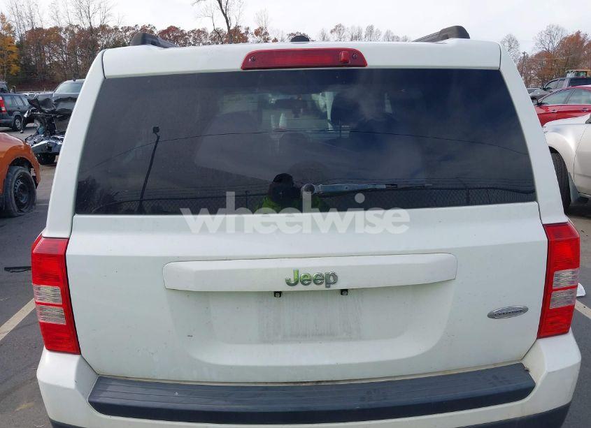 Photo 16 of 2016 Jeep Patriot LATITUDE (VIN 1C4NJPFAXGD715706)