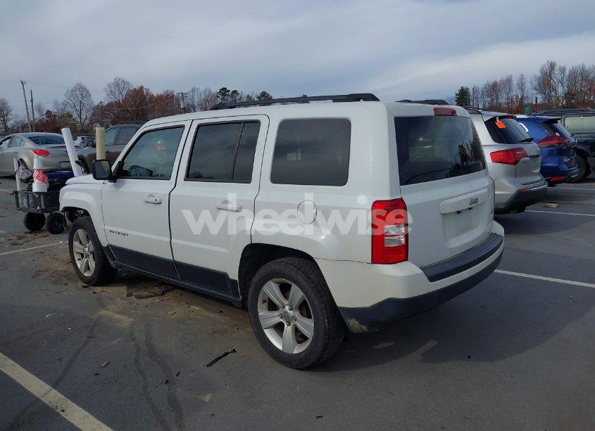 Photo 3 of 2016 Jeep Patriot LATITUDE (VIN 1C4NJPFAXGD715706)