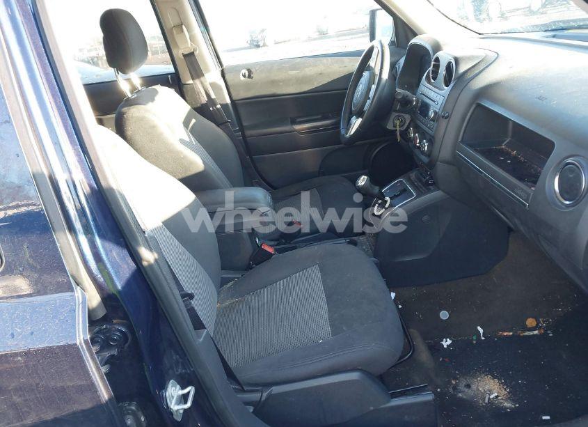 Photo 5 of 2016 Jeep Patriot LATITUDE (VIN 1C4NJPFAXGD766025)