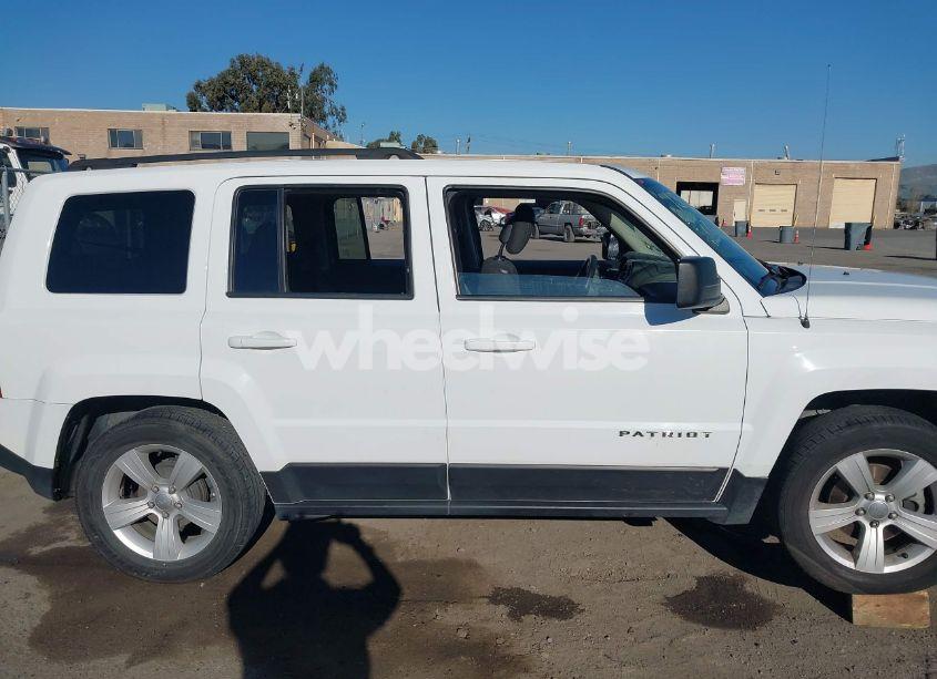 Photo 13 of 2016 Jeep Patriot LATITUDE (VIN 1C4NJPFAXGD794505)