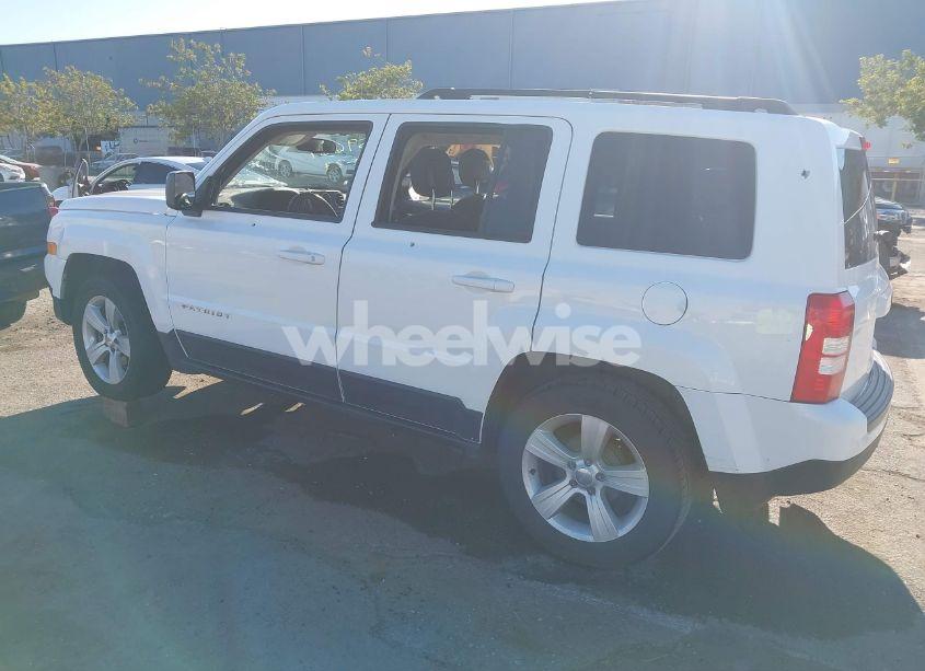 Photo 3 of 2016 Jeep Patriot LATITUDE (VIN 1C4NJPFAXGD794505)