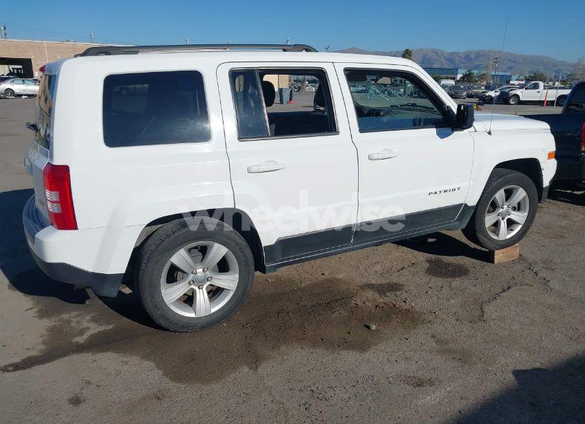 Photo 4 of 2016 Jeep Patriot LATITUDE (VIN 1C4NJPFAXGD794505)