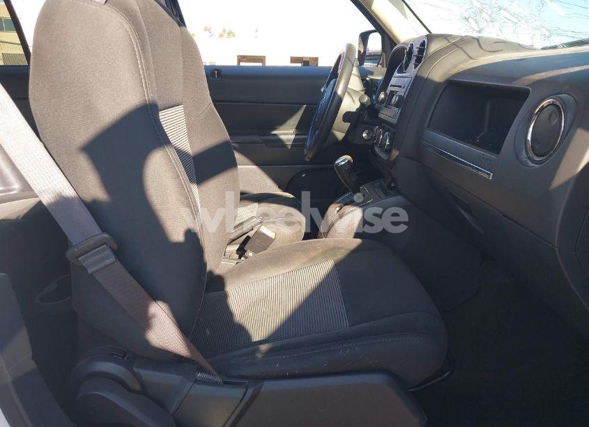 Photo 5 of 2016 Jeep Patriot LATITUDE (VIN 1C4NJPFAXGD794505)