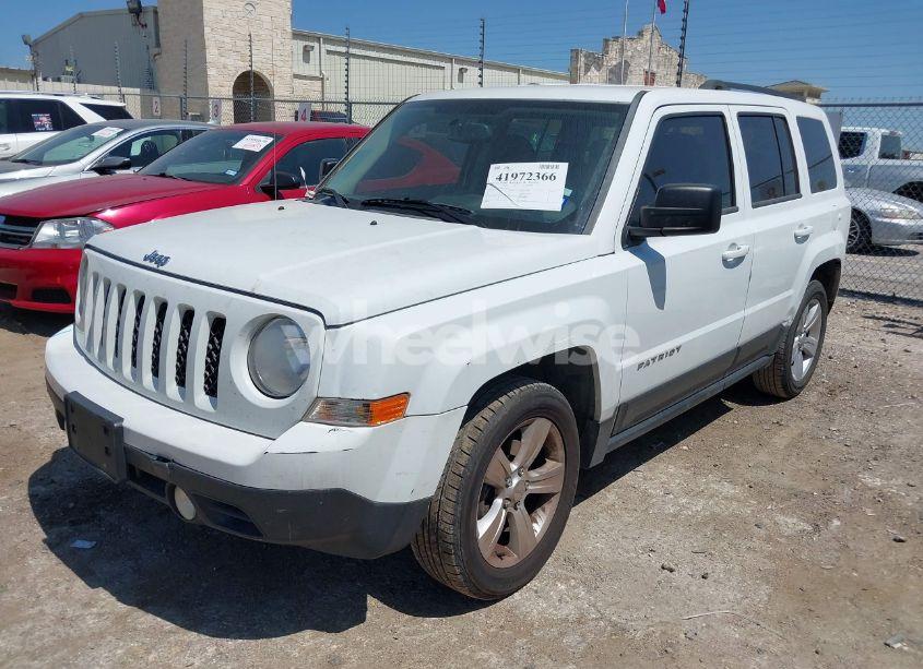 Photo 2 of 2014 Jeep Patriot LATITUDE (VIN 1C4NJPFB0ED920179)