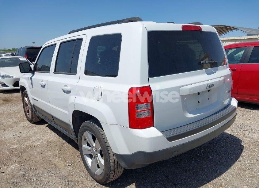 Photo 3 of 2014 Jeep Patriot LATITUDE (VIN 1C4NJPFB0ED920179)