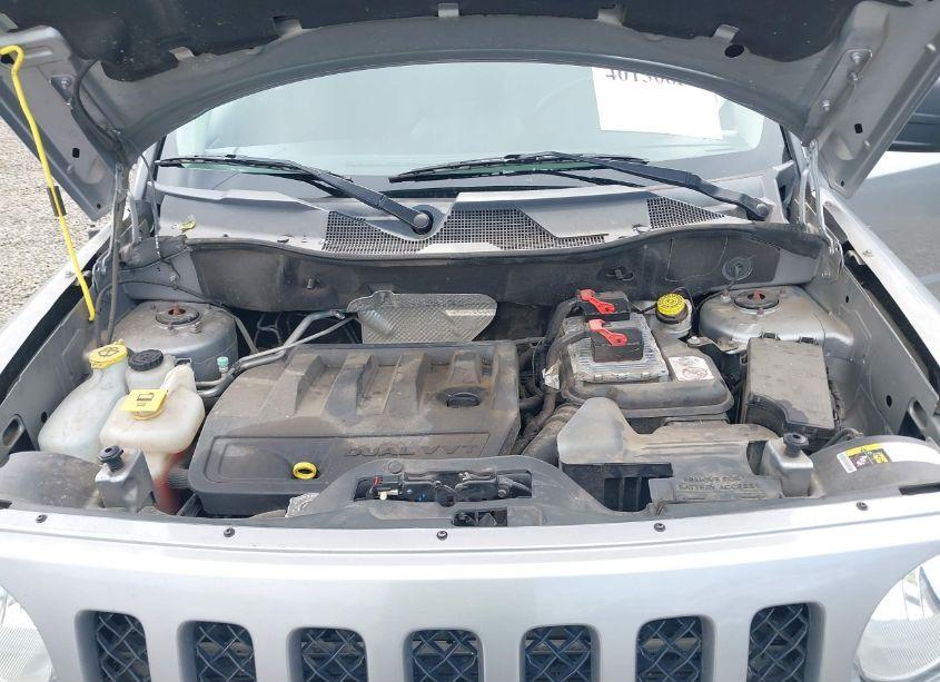 Photo 10 of 2015 Jeep Patriot LATITUDE (VIN 1C4NJPFB0FD297700)