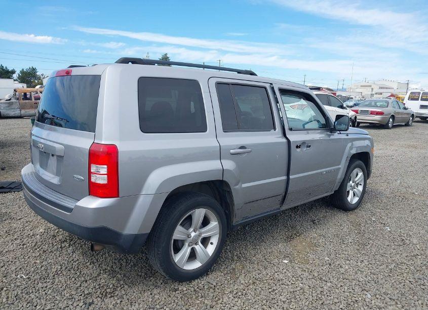 Photo 4 of 2015 Jeep Patriot LATITUDE (VIN 1C4NJPFB0FD297700)