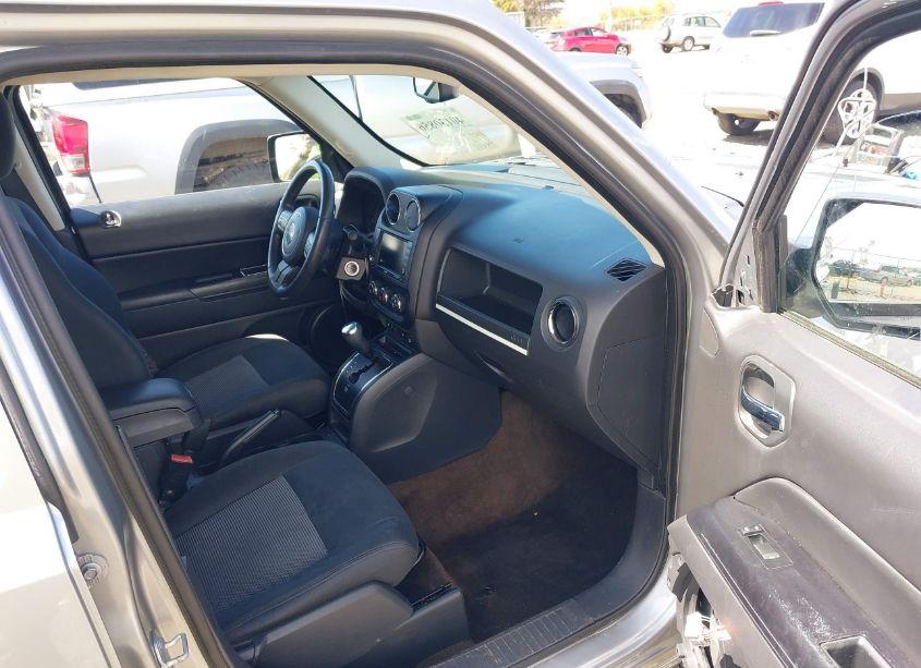 Photo 5 of 2015 Jeep Patriot LATITUDE (VIN 1C4NJPFB0FD297700)