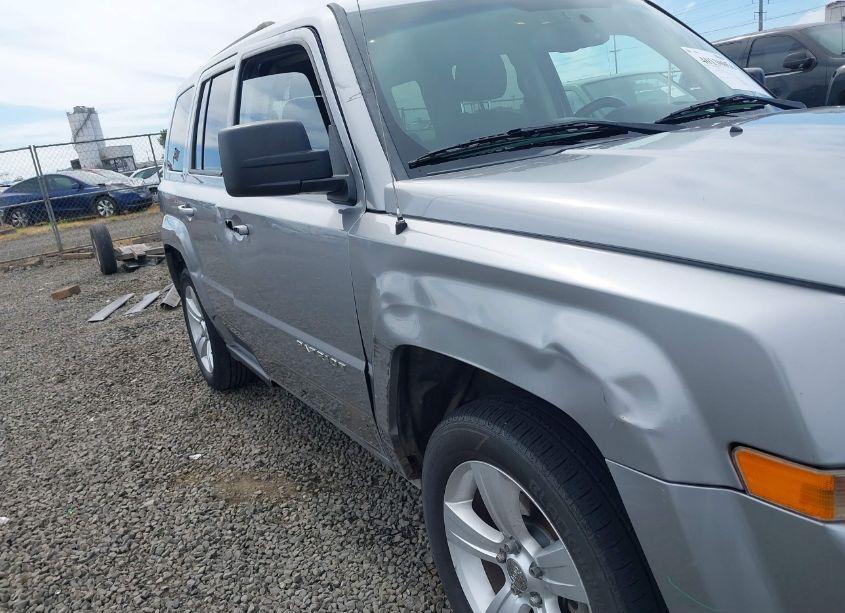 Photo 6 of 2015 Jeep Patriot LATITUDE (VIN 1C4NJPFB0FD297700)