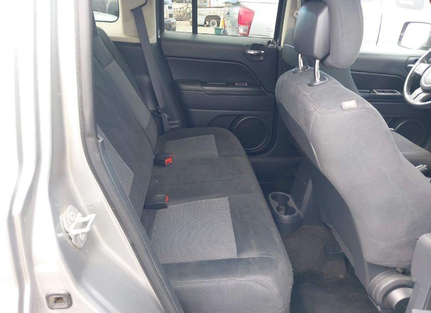 Photo 8 of 2015 Jeep Patriot LATITUDE (VIN 1C4NJPFB0FD297700)