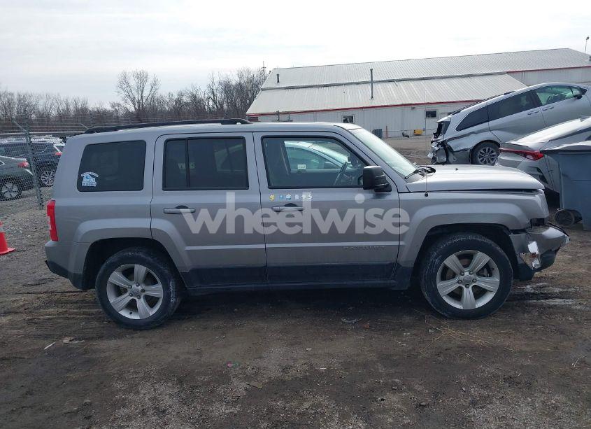 Photo 13 of 2016 Jeep Patriot LATITUDE (VIN 1C4NJPFB0GD543677)