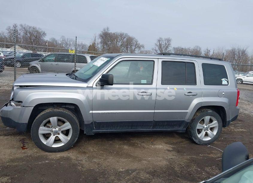Photo 14 of 2016 Jeep Patriot LATITUDE (VIN 1C4NJPFB0GD543677)