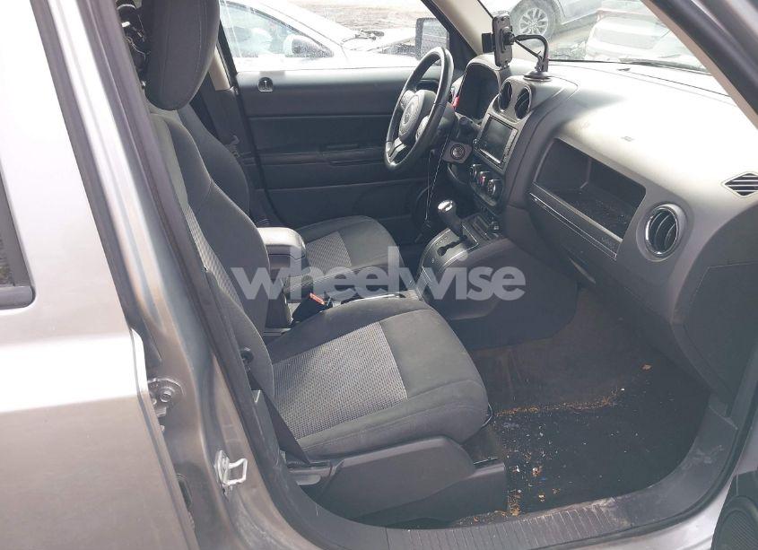 Photo 5 of 2016 Jeep Patriot LATITUDE (VIN 1C4NJPFB0GD543677)