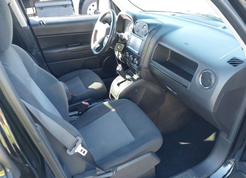 Photo 5 of 2016 Jeep Patriot LATITUDE (VIN 1C4NJPFB0GD576954)