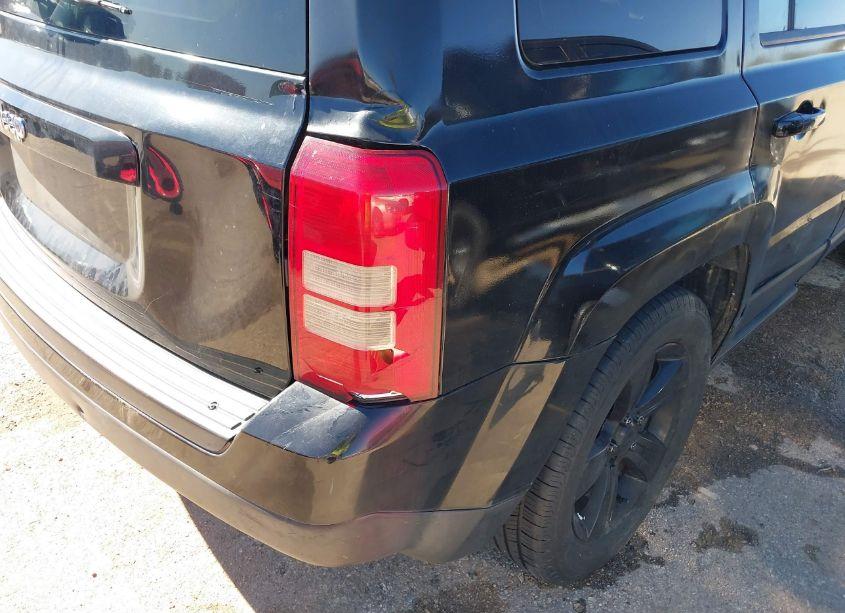 Photo 12 of 2013 Jeep Patriot LATITUDE (VIN 1C4NJPFB2DD116478)