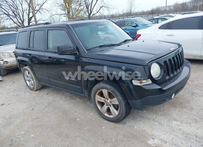 2013 Jeep Patriot LATITUDE (VIN 1C4NJPFB2DD233848) main photo