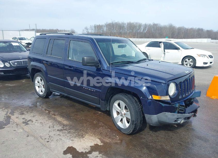 2014 Jeep Patriot LATITUDE (VIN 1C4NJPFB2ED912570) main photo