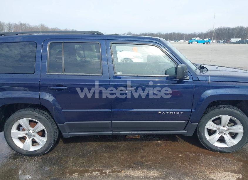 Photo 13 of 2014 Jeep Patriot LATITUDE (VIN 1C4NJPFB2ED912570)