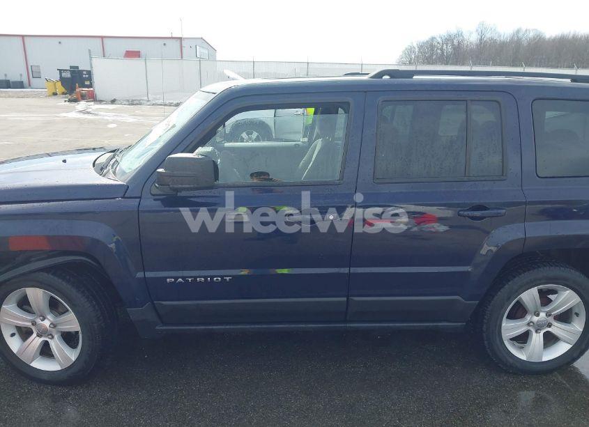 Photo 14 of 2014 Jeep Patriot LATITUDE (VIN 1C4NJPFB2ED912570)