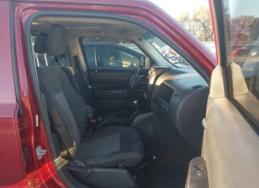 Photo 5 of 2015 Jeep Patriot LATITUDE (VIN 1C4NJPFB2FD240592)