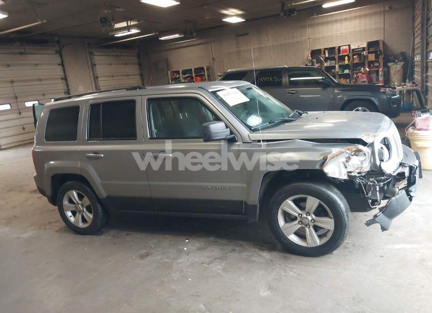 Photo 13 of 2016 Jeep Patriot LATITUDE (VIN 1C4NJPFB2GD590449)