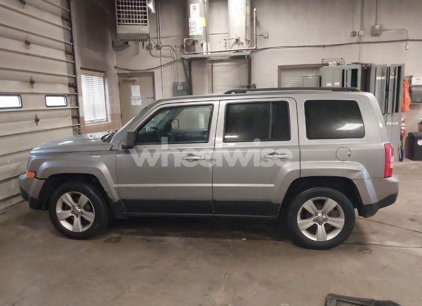 Photo 14 of 2016 Jeep Patriot LATITUDE (VIN 1C4NJPFB2GD590449)