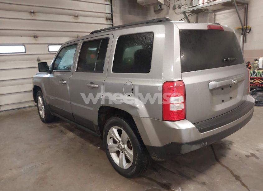 Photo 3 of 2016 Jeep Patriot LATITUDE (VIN 1C4NJPFB2GD590449)