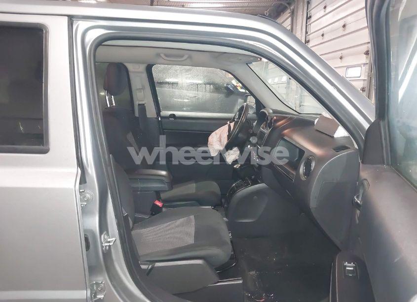 Photo 5 of 2016 Jeep Patriot LATITUDE (VIN 1C4NJPFB2GD590449)