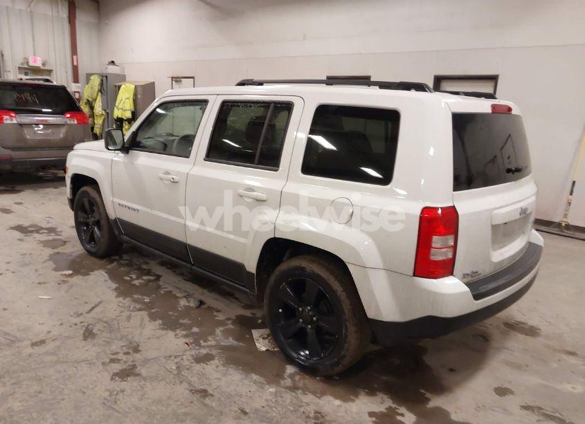 Photo 3 of 2016 Jeep Patriot LATITUDE (VIN 1C4NJPFB2GD620887)