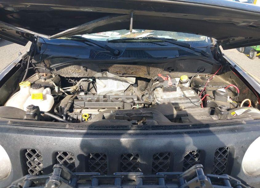 Photo 10 of 2013 Jeep Patriot LATITUDE (VIN 1C4NJPFB3DD169626)