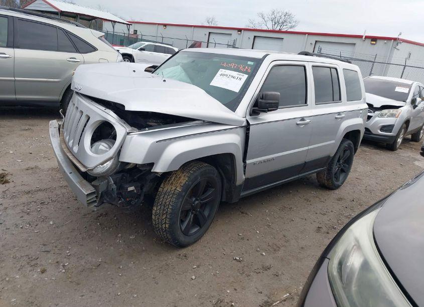 Photo 2 of 2014 Jeep Patriot LATITUDE (VIN 1C4NJPFB3ED560325)