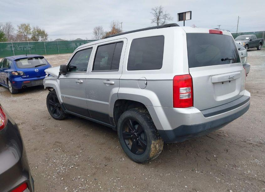 Photo 3 of 2014 Jeep Patriot LATITUDE (VIN 1C4NJPFB3ED560325)