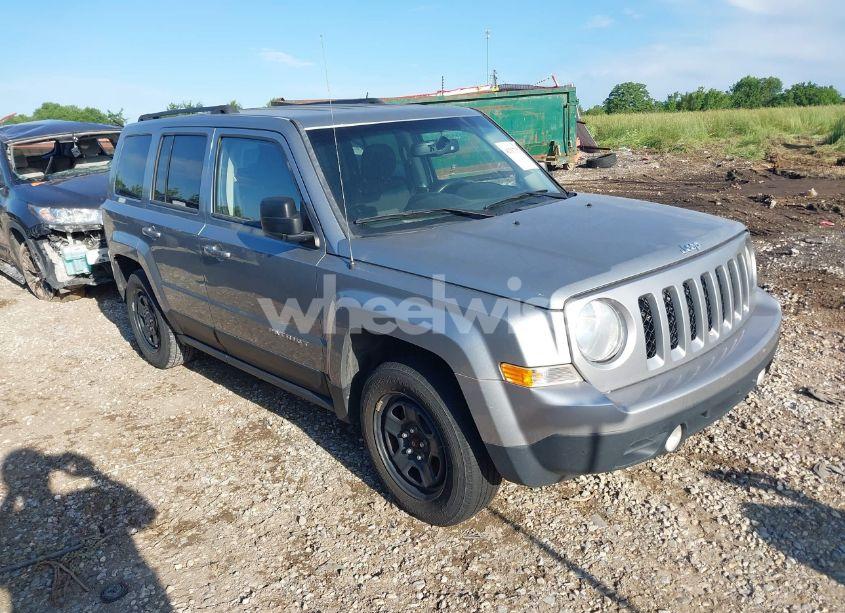 2014 Jeep Patriot LATITUDE (VIN 1C4NJPFB3ED905756) main photo