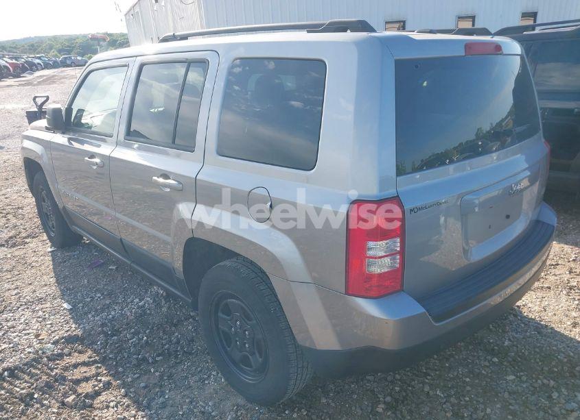 Photo 3 of 2014 Jeep Patriot LATITUDE (VIN 1C4NJPFB3ED905756)
