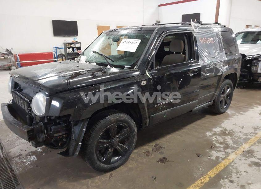 Photo 2 of 2014 Jeep Patriot LATITUDE (VIN 1C4NJPFB4ED645447)